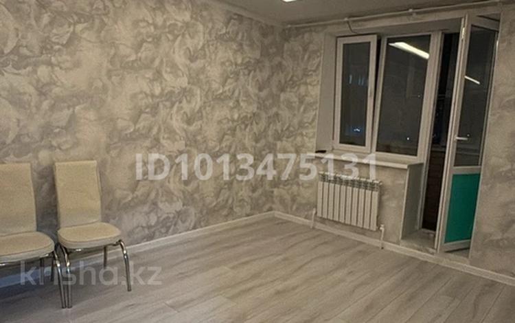 1-комнатная квартира · 45 м² · 3/5 этаж, мкр. Алтын орда 25А за 140 000 ₸ в Актобе — фото 2