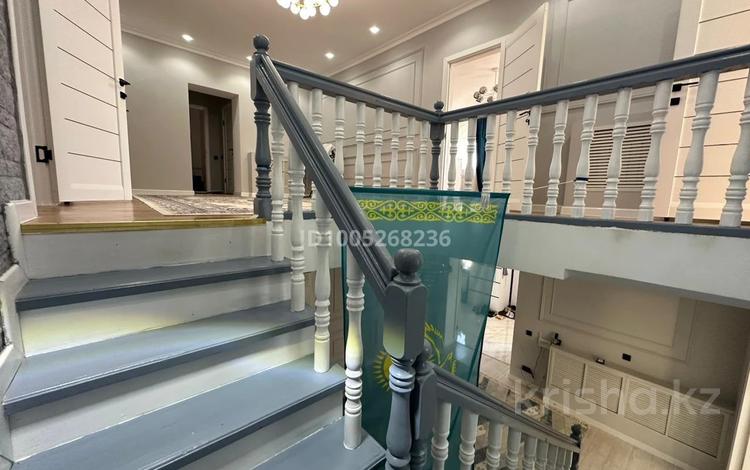 Отдельный дом · 6 комнат · 320 м² · 10 сот., мкр Нурсая, Бигельдинова 61 за 600 000 〒 в Атырау — фото 12