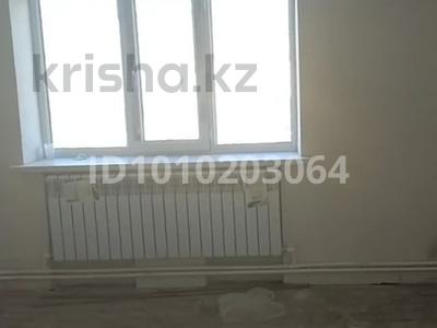 2-бөлмелі пәтер · 53 м² · 3/3 қабат, Абылайхан 17 — Средней школы 4, бағасы: 7.5 млн ₸ в Кентау