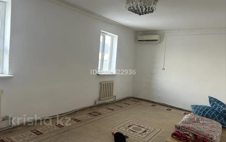 Отдельный дом · 3 комнаты · 100 м², мкр Атырау, Акарыс 36 — Еласыл магазин за 100 000 〒 — фото 2