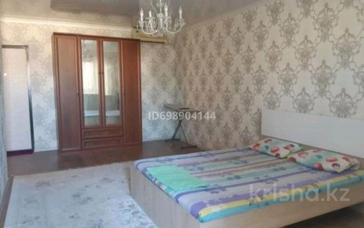 1-комнатная квартира · 46 м² · 2/5 этаж, 28А мкр 4 за 7 000 ₸ в Актау — фото 2