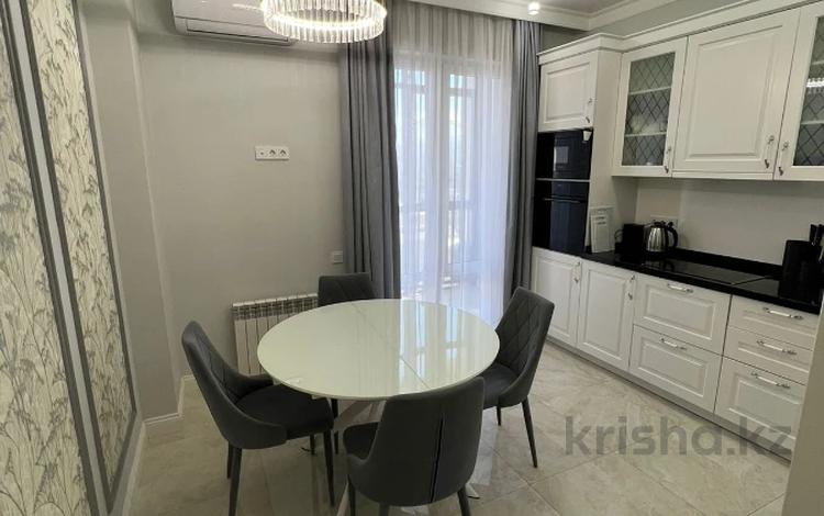 3-комнатная квартира, 100 м², 9/12 этаж помесячно, мкр Алмагуль, Розыбакиева