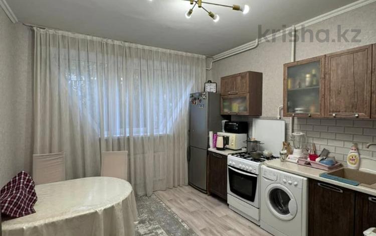 2-комнатная квартира, 53 м², 1/9 этаж, мкр Аксай-1