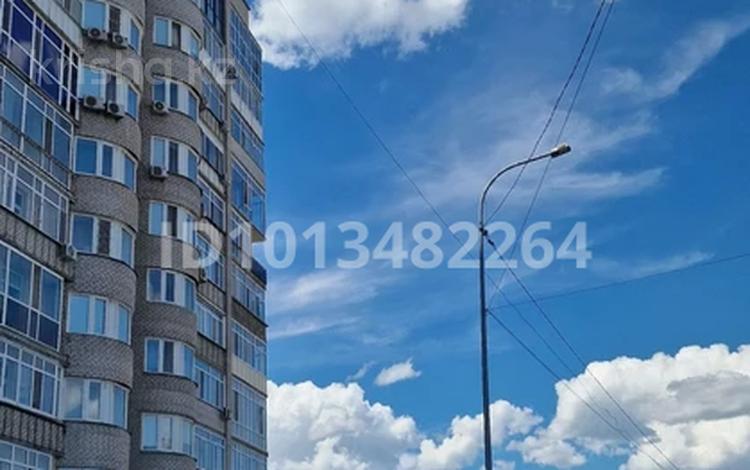 3-комнатная квартира · 135 м² · 9/11 этаж, Академика Сатпаева 336 — Дом находится на пересечении улиц Естая и Малайсары Батыра за 67 млн ₸ в Павлодаре — фото 2