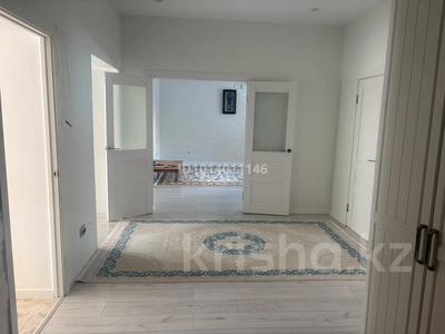3-комнатная квартира · 100 м² · 1/9 этаж, мкр. Алтын орда, Алия Молдагулова 60/1 за 44 млн ₸ в Актобе