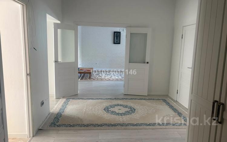 3-комнатная квартира · 100 м² · 1/9 этаж, мкр. Алтын орда, Алия Молдагулова 60/1 за 44 млн ₸ в Актобе — фото 2