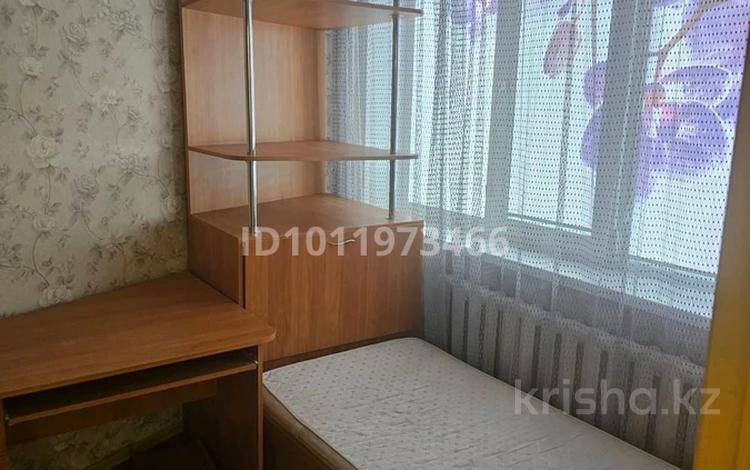 4-комнатная квартира · 90 м² · 2/5 этаж, 4-й микрорайон, Чкалова 10 — Супермаркет Раузет за 270 000 ₸ в Костанае — фото 2