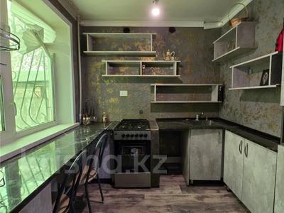 2-бөлмелі пәтер · 48.9 м² · 1/5 қабат, 7-й мкр., бағасы: 8.5 млн ₸ в Темиртау