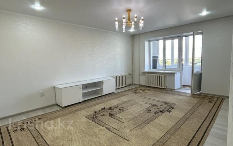 3-комнатная квартира · 70.3 м² · 9/9 этаж, Жукова за 21.5 млн ₸ в Уральске — фото 2