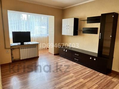 2-комнатная квартира, 40 м², 2/4 этаж помесячно, Айтиева 3 за 110 000 〒 в Таразе