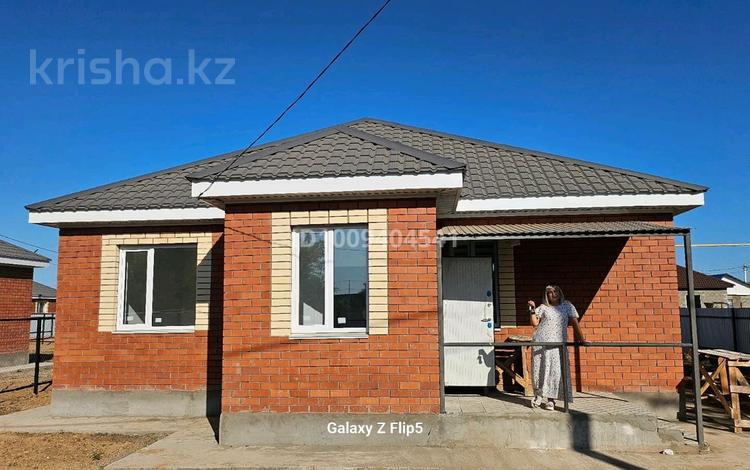 Отдельный дом · 3 комнаты · 80 м² · 6 сот., мкр Жулдыз 16 — Сырдарья за 30 млн ₸ в Уральске — фото 2