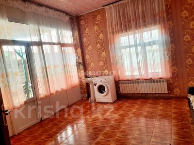 4-комнатный дом помесячно, 100 м², 1 сот., Ы.Көшербай 11в — Қапланбек за 80 000 〒 в Сарыагаш