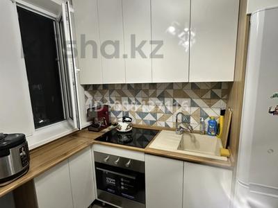 2-бөлмелі пәтер · 44 м² · 5/5 қабат, 16-шағынаудан — Торговый дом реал, бағасы: 11.5 млн ₸ в Караганде, Алихана Бокейханова р-н