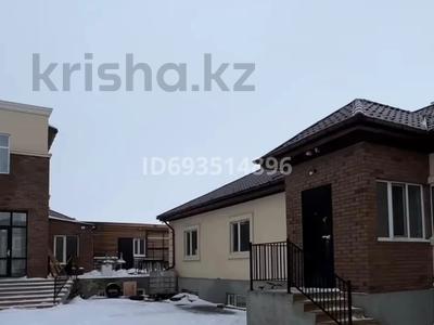 Жеке үй • 5 бөлмелер • 200 м² • 10 сот., мкр Комсомольский, бағасы: 135 млн 〒 в Астане, Есильский р-н