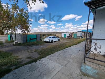 Отдельный дом · 4 комнаты · 86 м², Барак батыра 295 — За первым мостом после мечети жанааул за 6 млн ₸ в 