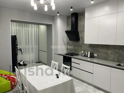 2-комнатная квартира, 82 м², 2/9 этаж, мкр. Алтын орда, Молдагуловой 62 за 38.5 млн 〒 в Актобе, мкр. Алтын орда