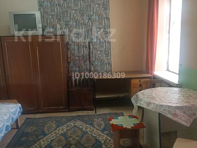 1 комната · 20 м² · 1 этаж, мкр Юго-Восток, Гончарная — Рынок Самал, Алтын арба за 58 000 〒 в Караганде, Казыбек би р-н