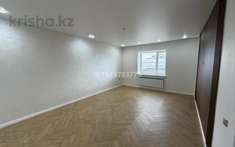 2-комнатная квартира · 73.5 м² · 1/5 этаж, Алаш 16 — Достык за 31.5 млн ₸ в Уральске — фото 2