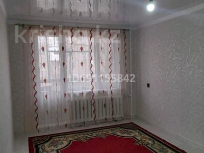 2-комнатная квартира, 48 м², 3/5 этаж, 7 микрарайон 14 — Возле мечит за 14.5 млн 〒 в Таразе