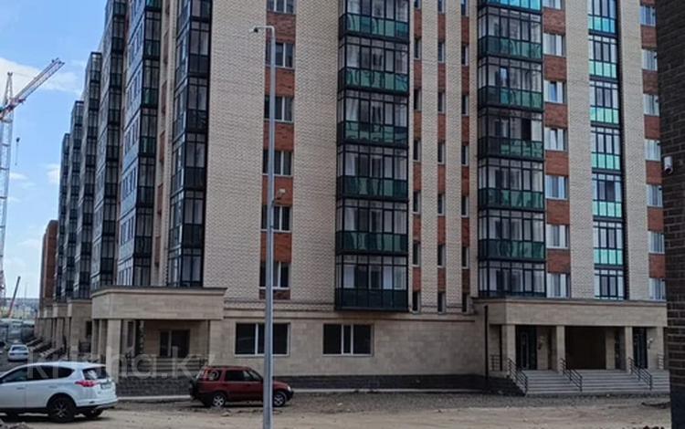2-комнатная квартира, 46.6 м², 3/10 этаж, Букетова 60а за 16 млн 〒 в Караганде, Казыбек би р-н — фото 2