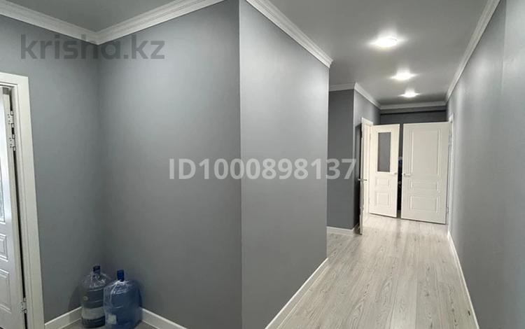 3-комнатная квартира · 90 м² · 10/10 этаж, Есет батыра 106А за 26 млн ₸ в Актобе — фото 2