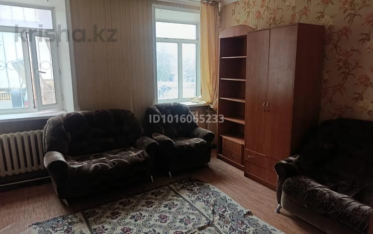 2-комнатная квартира · 59 м² · 1/2 этаж, Цементная за 140 000 ₸ в Семее — фото 2