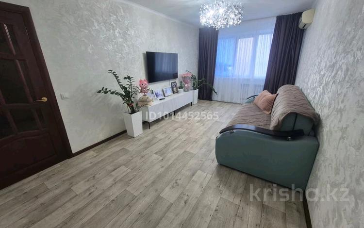 3-комнатная квартира · 63.5 м² · 6/9 этаж, мкр 4 за 23.5 млн ₸ в Уральске — фото 2