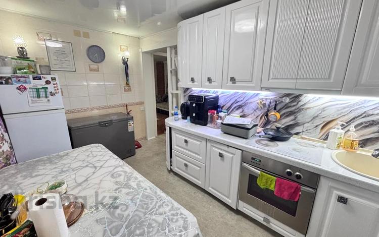 3-комнатная квартира · 60 м² · 2/5 этаж, мкр Юго-Восток, Язева — Язева, Карбышева за 20.5 млн ₸ в Караганде, Казыбек би р-н — фото 2