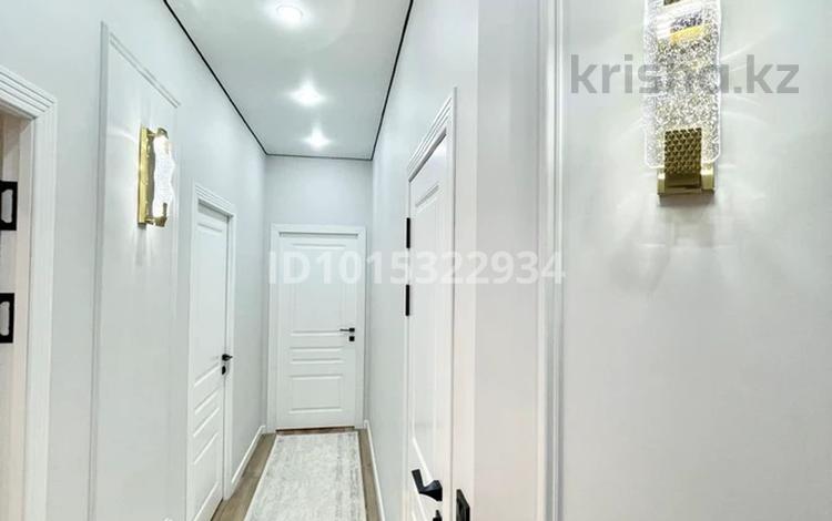 3-комнатная квартира · 98.7 м² · 9/10 этаж, Куаныша Толеметова 50/17 — Тулеметова/Утегенова за 500 000 ₸ в Шымкенте, Абайский р-н — фото 2