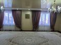 Отдельный дом • 7 комнат • 306 м² • 11 сот., Кенесары хан за 73 млн 〒 в Актобе, жилой массив Акжар-2 — фото 7
