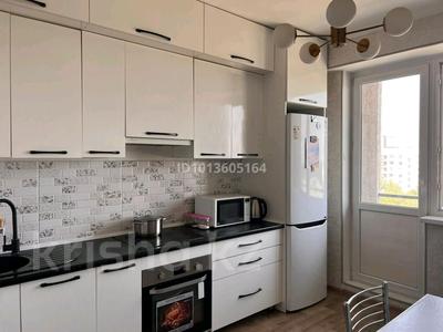2-комнатная квартира · 64 м² · 8/10 этаж, мкр Аксай-1 11/9 за 300 000 ₸ в Алматы, Ауэзовский р-н