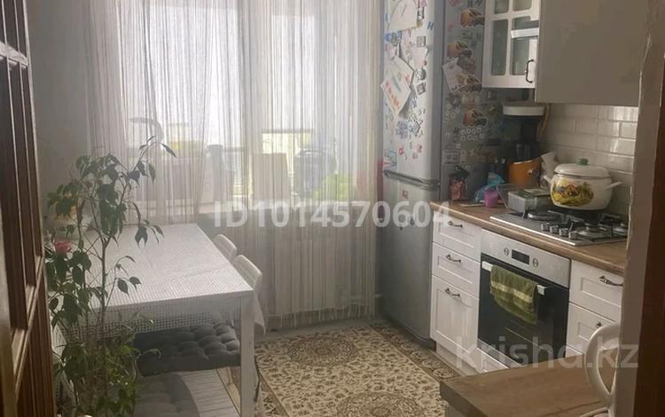 3-бөлмелі пәтер · 63 м² · 10/10 қабат, 2 ш/а. 58 — Пересечение А. Молдагуловой и пр. Абилкайыр-хана, бағасы: 17 млн ₸ в Актобе, мкр 8 — фото 2