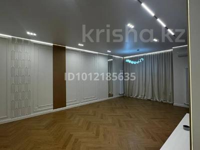4-комнатная квартира · 160 м² · 2/3 этаж, Кажымукана 109 за 290 млн 〒 в Алматы