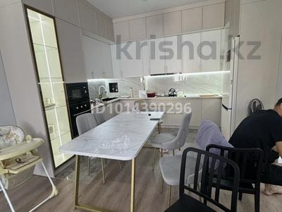 4-комнатная квартира · 155 м² · 7/8 этаж, 32А мкр 4 за 500 000 ₸ в Актау