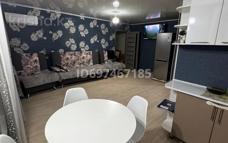 2-комнатная квартира, 42 м², 4/4 этаж, Космонавтов 6 за 8 млн 〒 в Алтае — фото 2