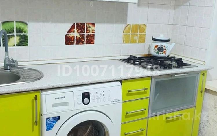 3-комнатная квартира · 60 м² · 5/5 этаж, мкр 8 292/1 — Б-р Жубанова и Ракымжан Кошкарбаев за 16 млн 〒 в Актобе — фото 2