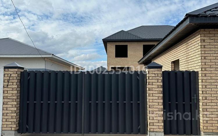 Часть дома · 4 комнаты · 200 м² · 4.5 сот., Жубан Молдагалиев за 50 млн 〒 в Уральске — фото 30