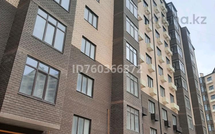 3-комнатная квартира · 100.5 м² · 10/10 этаж, мкр Нурсая, Т. Жумагалиева 10 за 42 млн ₸ в Атырау — фото 2