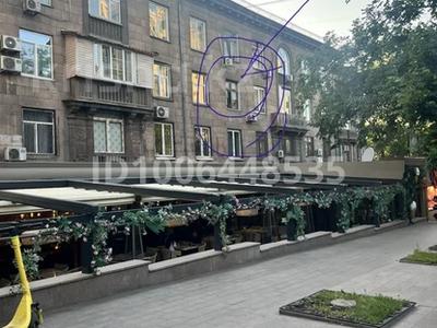 2-комнатная квартира · 50 м² · 3/4 этаж, Аблай хана 121 — Кабанбай батыра за 95 млн ₸ в Алматы, Алмалинский р-н