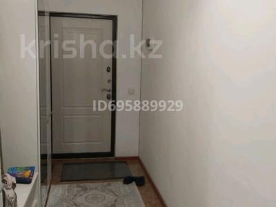 2-бөлмелі пәтер · 82 м² · 1/5 қабат, Мкр Арай 2 16, бағасы: 160 000 ₸ в Таразе