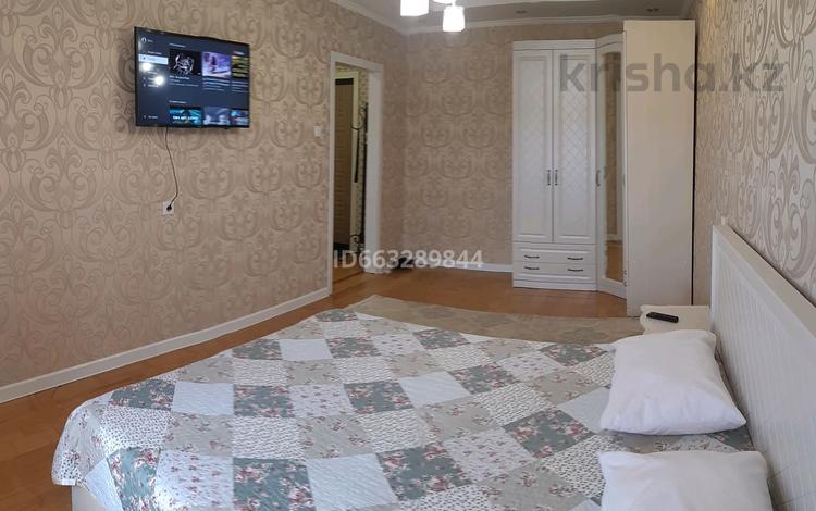 1-комнатная квартира, 39 м² по часам, улица Торайгырова 117 — Назарбаева за 1 500 〒 в Павлодаре — фото 8