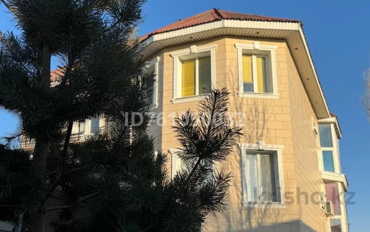 Отдельный дом · 7 комнат · 360 м², мкр Атырау, ПУШКИНА — Кит - край за 700 000 〒 — фото 18