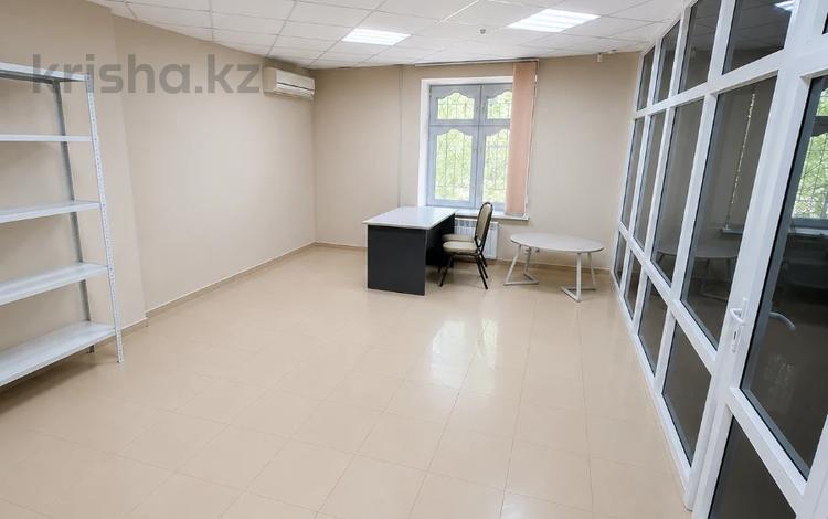 Еркін, кеңселер, дүкендер мен бутиктер, сұлулық салондары, медорталықтар мен дәріханалар, білім орталықтары · 80.3 м², бағасы: 48 млн ₸ в Уральске — фото 4