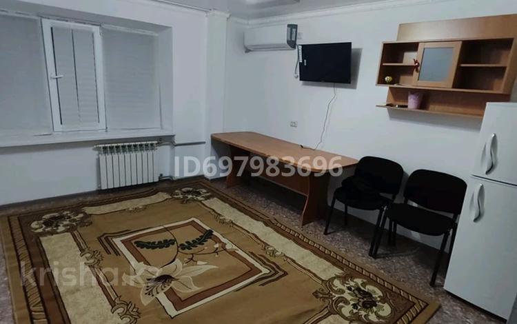 2-комнатная квартира · 56 м² · 3/5 этаж, мкр Центральный, Азаттық 67а за 130 000 ₸ в Атырау — фото 2