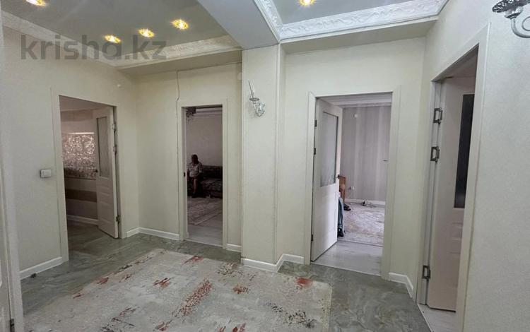 3-комнатная квартира · 83 м² · 2/6 этаж, 17-й мкр 76 за 28.6 млн ₸ в Актау — фото 2