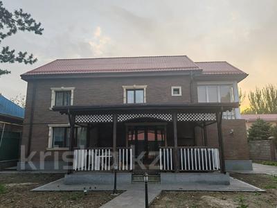 Отдельный дом · 4 комнаты · 200 м² · помесячно, мкр Хан Тенгри, ул. Хан Тенгри 32 за 1.1 млн 〒 в Алматы, Бостандыкский р-н