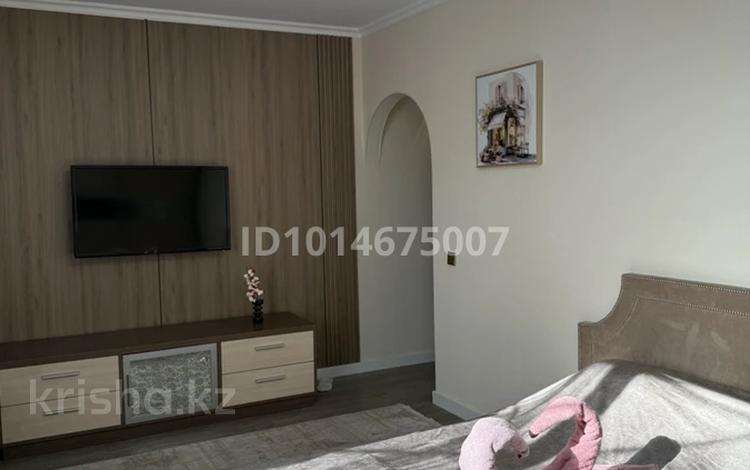 1-комнатная квартира · 40 м² · 3/5 этаж, мкр №5 16 — Абая Алтынсарина за 22 000 ₸ в Алматы, Ауэзовский р-н — фото 2