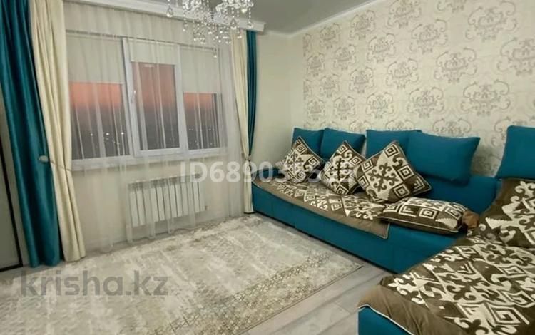 2-комнатная квартира, 43 м², 10/10 этаж, мкр Аксай-5 25 за 32 млн 〒 в Алматы, Ауэзовский р-н — фото 2