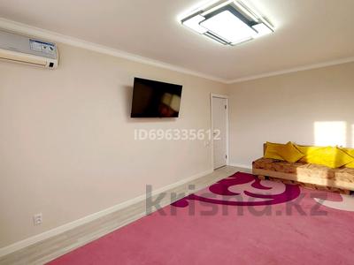 3-комнатная квартира · 80 м² · 8/9 этаж, мкр 11 — Аз наурыз за 450 000 〒 в Актобе