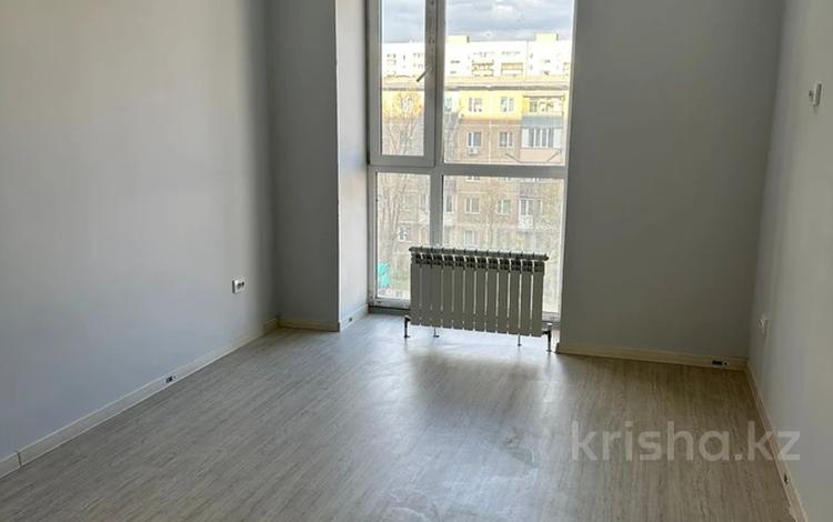 2-комнатная квартира · 41.5 м², мкр Юго-Восток, Университетская за 20.6 млн 〒 в Караганде, Казыбек би р-н — фото 2